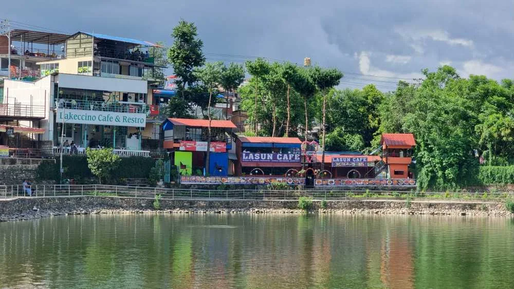 Restaurants in taudaha lake