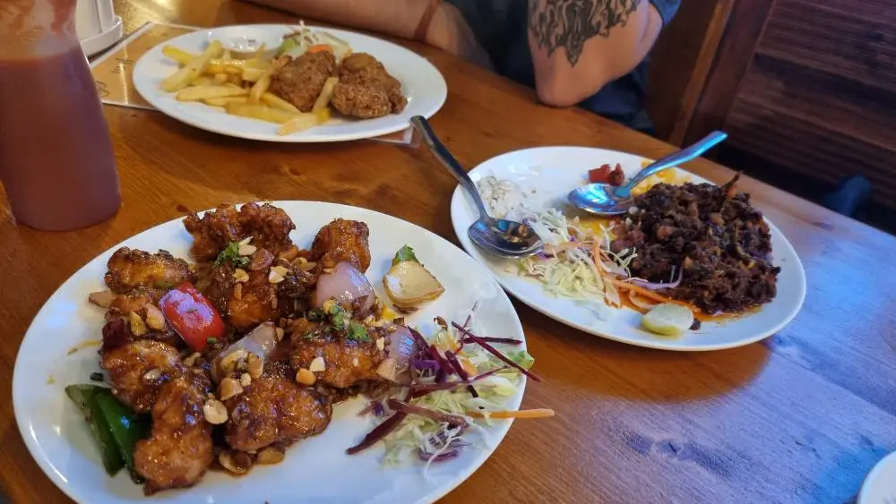 where to eat in Kurintar